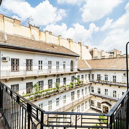 BpR B&W Elegant Home Budapest Exterior foto